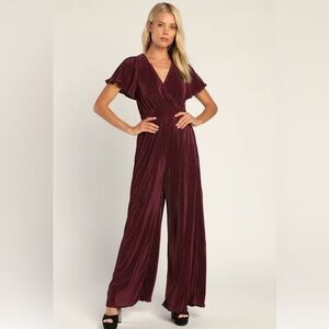 Lulu’s Size M Plisse-ing Impression Burgundy Plisse Wide-Leg Jumpsuit